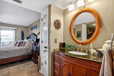 Gulf access condo. Ground floor unit, screened lanai with lake - photo 19