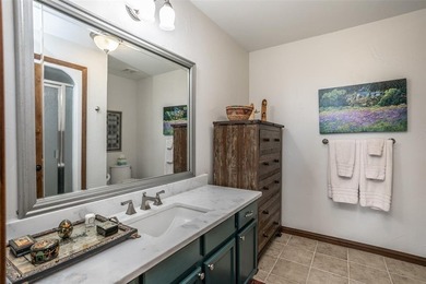 This exceptional lakeview property offers the perfect blend of - photo 24