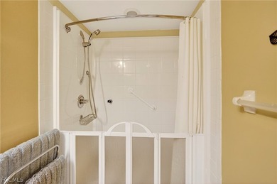 Gulf access condo. Ground floor unit, screened lanai with lake - photo 26