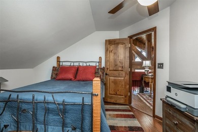 This exceptional lakeview property offers the perfect blend of - photo 26