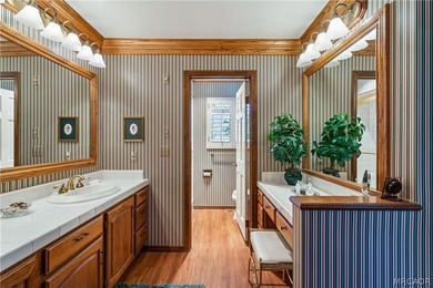 Welcome to this exceptional mountain retreat with one-of-a-kind - photo 28