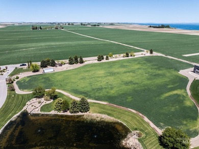 Experience elevated recreational living at Waters Edge, American - photo 28