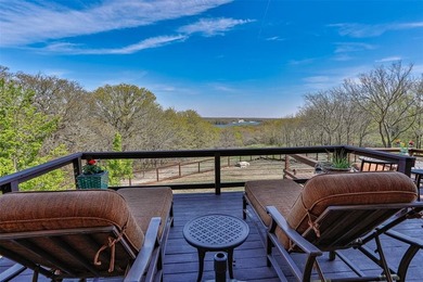 This exceptional lakeview property offers the perfect blend of - photo 28