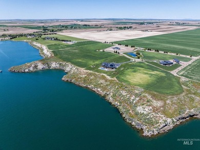 Experience elevated recreational living at Waters Edge, American - photo 33