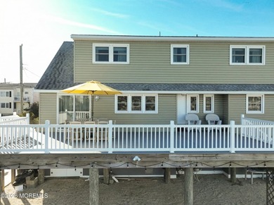 Welcome to 409 3rd Street, a truly rare waterfront opportunity - photo 33