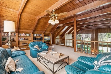 Welcome to this exceptional mountain retreat with one-of-a-kind - photo 35