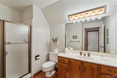 Welcome to this exceptional mountain retreat with one-of-a-kind - photo 36