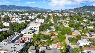 Spanish charmer in the heart of West Toluca Lake, steps from - photo 36