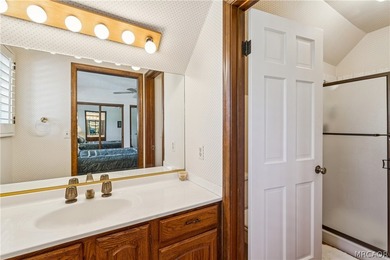 Welcome to this exceptional mountain retreat with one-of-a-kind - photo 39