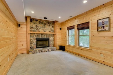 The Ultimate Turn-Key Lakefront Retreat: Furnished, Finished - photo 42
