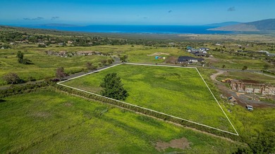 Set on 2.78 remarkably usable acres at approximately 2,300 feet - photo 2