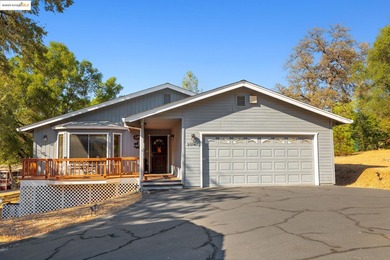 Charming Single-Story Retreat in Pine Mountain Lake. Welcome to - photo 3
