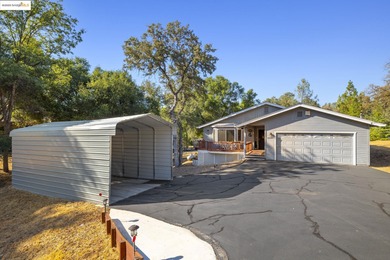 Charming Single-Story Retreat in Pine Mountain Lake. Welcome to - photo 4