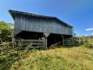 Located in the heart of Hancock County, this expansive 685 +/- - photo 4