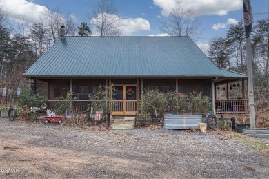 (private lake, pond, creek) Home For Sale in Kodak Tennessee