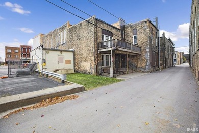 Large Main St building with 2 Store fronts on Main St in Elkhart - photo 5