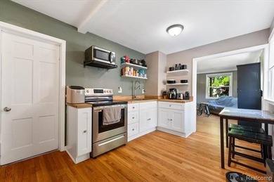 Welcome to this beautifully updated 2-bedroom, 1-bathroom home - photo 11