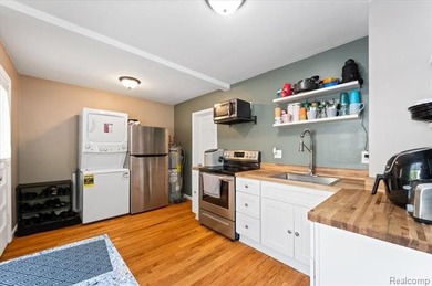 Welcome to this beautifully updated 2-bedroom, 1-bathroom home - photo 14