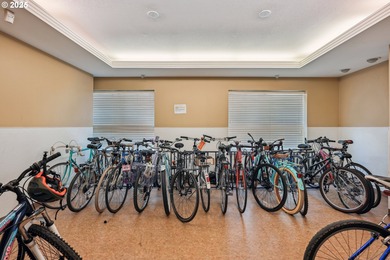 Affordable West Facing top floor city living! Desirable