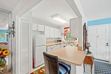 Corner unit with peaceful garden views in the all-age community - photo 6