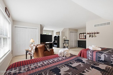 Welcome to this beautifully maintained and fully furnished home - photo 18