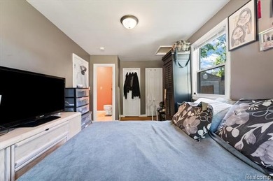 Welcome to this beautifully updated 2-bedroom, 1-bathroom home - photo 18