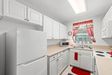 Corner unit with peaceful garden views in the all-age community - photo 8