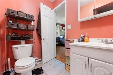 Welcome to this beautifully updated 2-bedroom, 1-bathroom home - photo 20