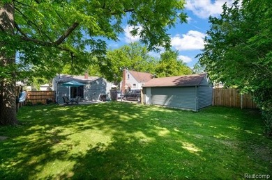 Welcome to this beautifully updated 2-bedroom, 1-bathroom home - photo 24