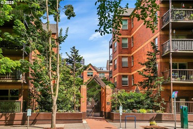 Affordable West Facing top floor city living! Desirable