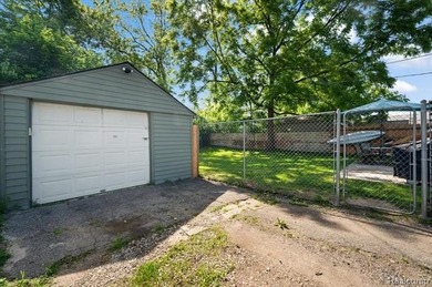 Welcome to this beautifully updated 2-bedroom, 1-bathroom home - photo 25