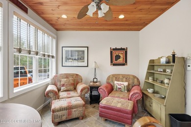 Welcome to this beautifully maintained and fully furnished home - photo 30