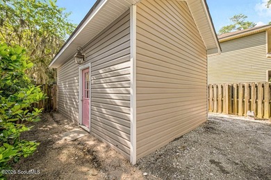 Nestled on a quiet street in the desirable mid-north area of St - photo 32