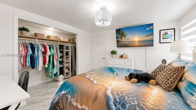 Spectacular property offering two Folios 30-5 zoned residential - photo 26