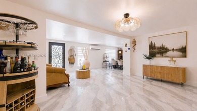 Spectacular property offering two Folios 30-5 zoned residential - photo 32