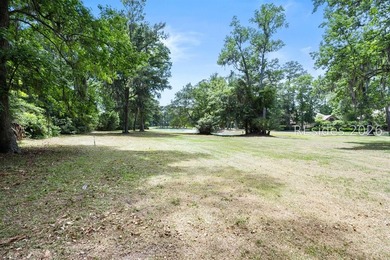 Nestled within the prestigious community of Long Cove Club, this - photo 10