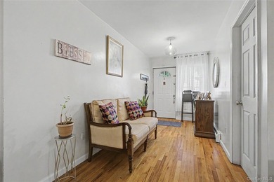 2 fully occupied apartments - 3rd Floor Unit Comes Vacant. $6 - photo 3