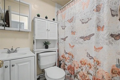 2 fully occupied apartments - 3rd Floor Unit Comes Vacant. $6 - photo 10
