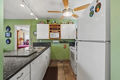 Welcome to B-201, a spacious 1,048 sq. ft. 2-bedroom, 2-bath - photo 10