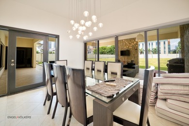 Luxury Residence in Paseo del Parque - Costa del Este

Two-Level - photo 8