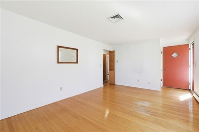 Welcome to 145 Glenwood Drive in desirable North Kingstown. This - photo 13