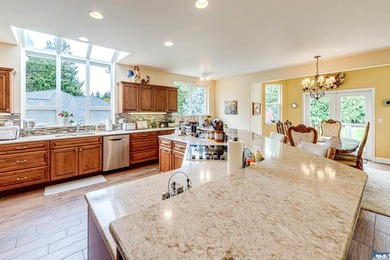 Impeccable One Owner Custom Home in Sunland! The grand entrance - photo 15