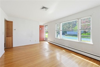 Welcome to 145 Glenwood Drive in desirable North Kingstown. This - photo 15