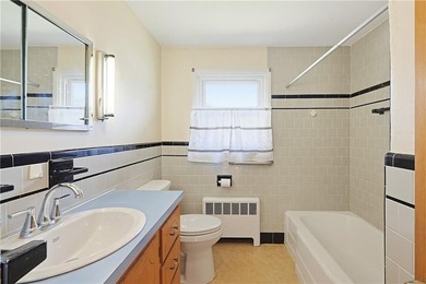 Welcome to 145 Glenwood Drive in desirable North Kingstown. This - photo 17