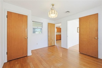 Welcome to 145 Glenwood Drive in desirable North Kingstown. This - photo 19