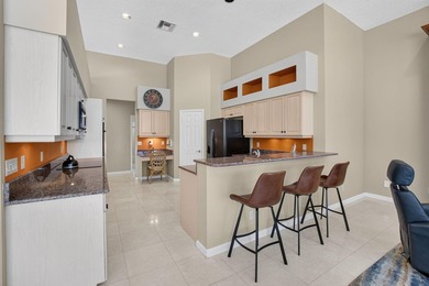 Welcome home to one of Aberdeen Country Clubs magnificent Estate - photo 23