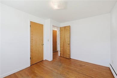 Welcome to 145 Glenwood Drive in desirable North Kingstown. This - photo 26