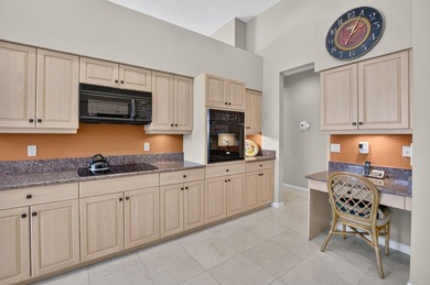 Welcome home to one of Aberdeen Country Clubs magnificent Estate - photo 27