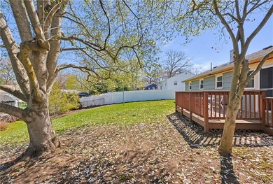 Welcome to 145 Glenwood Drive in desirable North Kingstown. This - photo 34