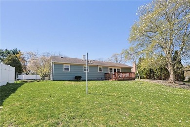 Welcome to 145 Glenwood Drive in desirable North Kingstown. This - photo 37